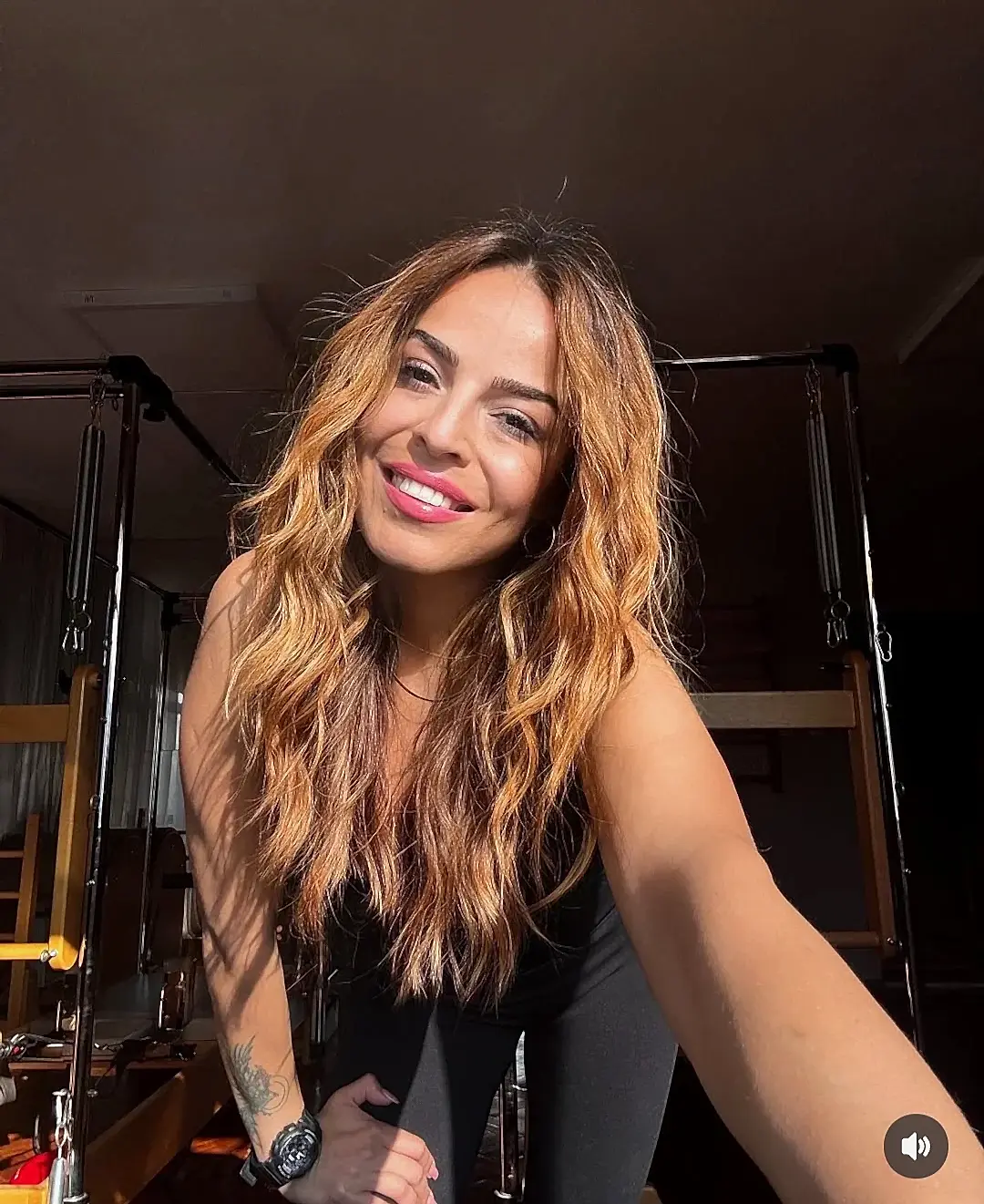 canlı online pilates dersi veren eğitmen meryem taştan